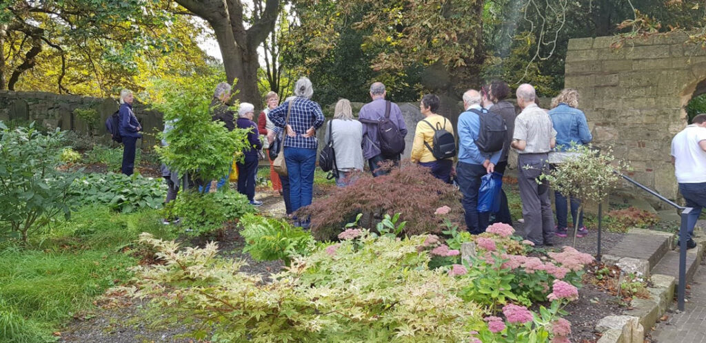 A tour of St Olave's churchyard